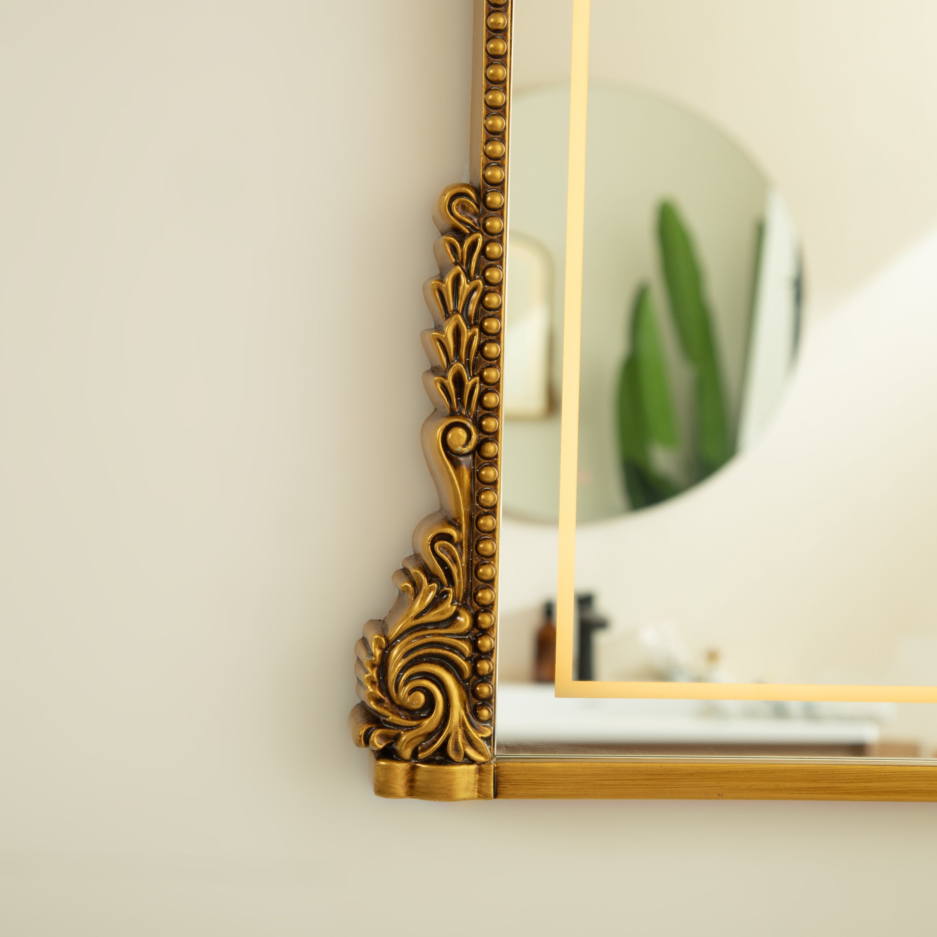 Irregular Wall Mirror – Vintage PU Frame Silver 35.04" x 1.77" for